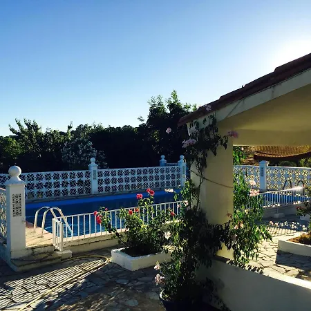 Comfortable With Mountain View In + Private Pool